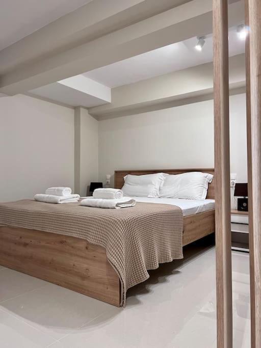 Minimal Cozy Apartment Mytilene Exterior photo