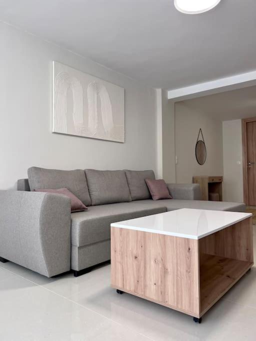 Minimal Cozy Apartment Mytilene Exterior photo